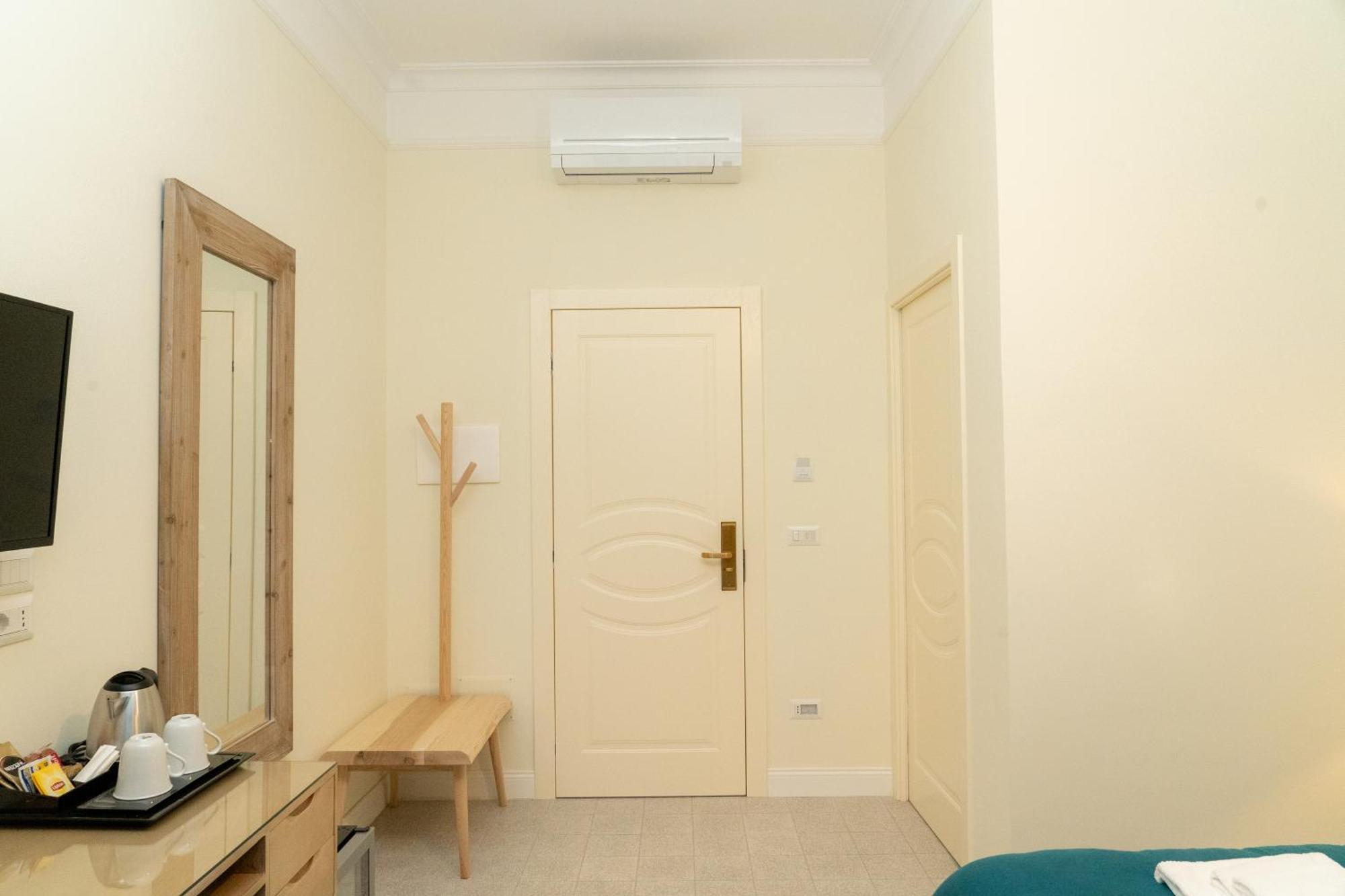Bed & Breakfast Domus Sibyllina, Palazzo Cavalcanti
